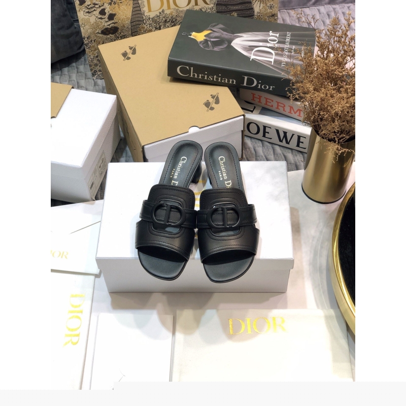 ch**an D*or slippers